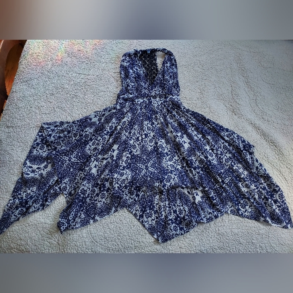 Guess Blue and White Floral Dress halter with crochet back side zipper very cute